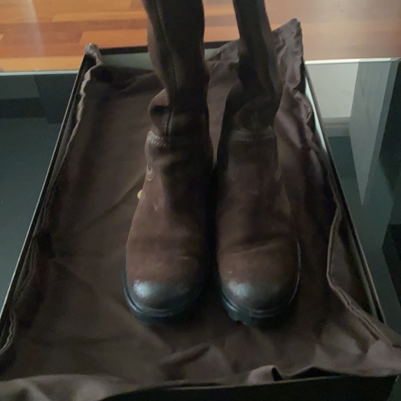 Like new distressed looking Gucci Boots - Picture 2 of 8